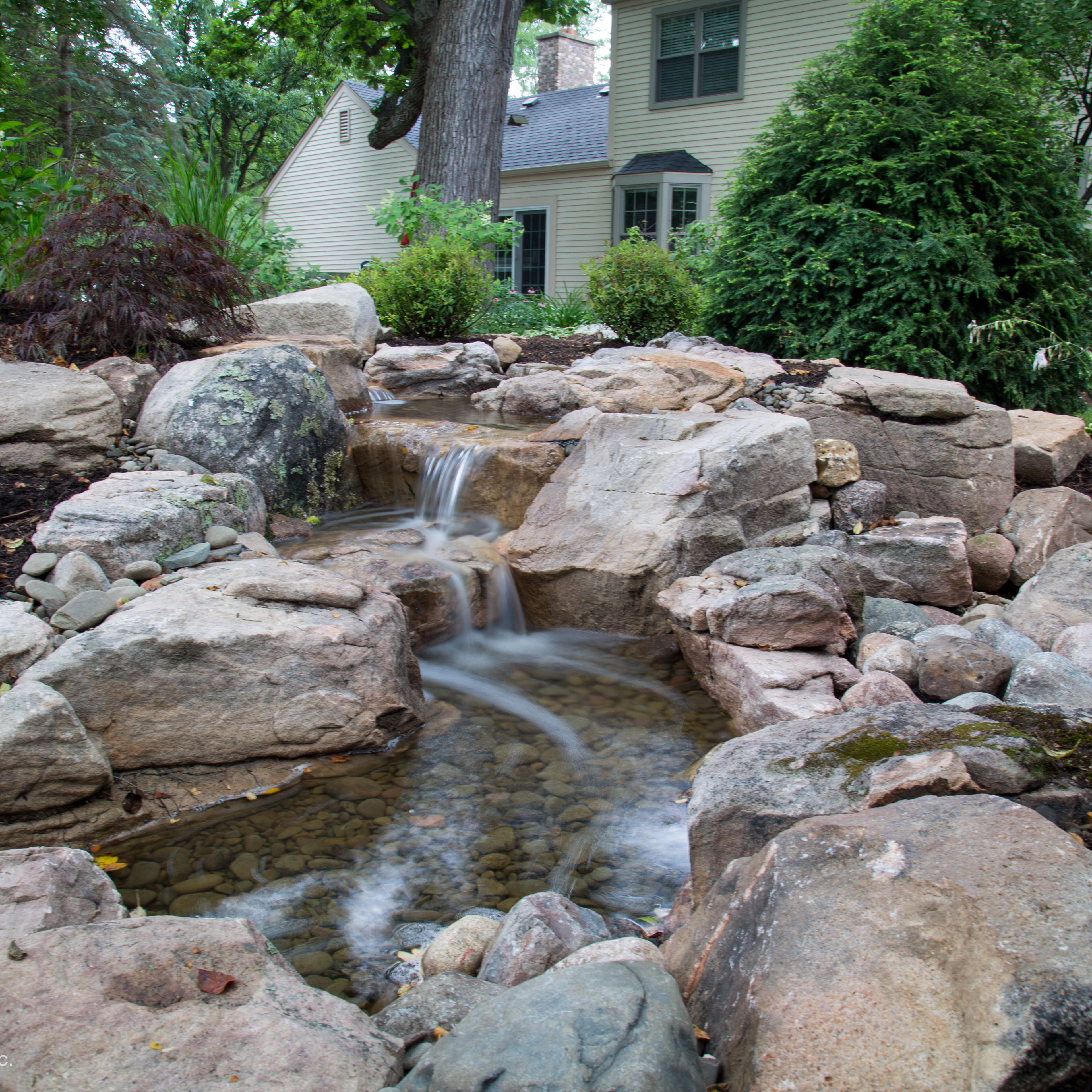 Medium 16ft Pondless Waterfall_02